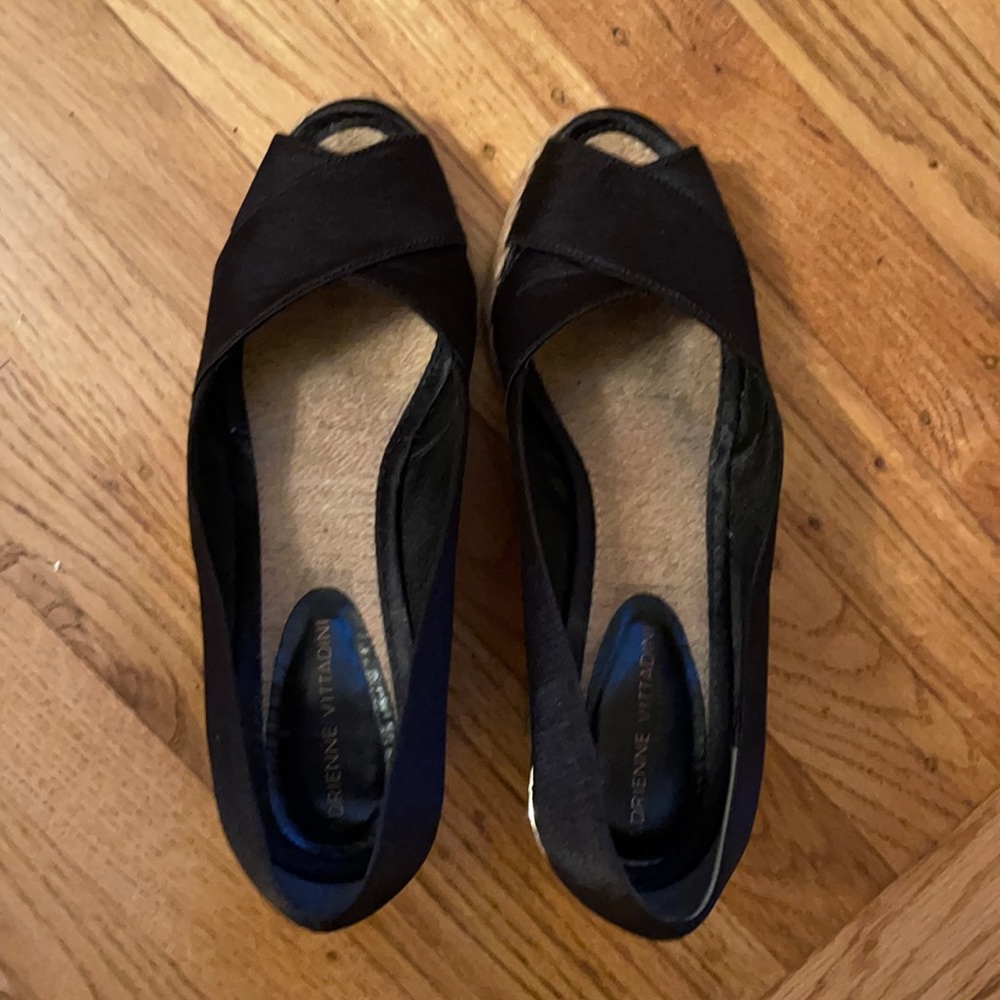 Adrienne Vittadini Bailey Espadrille Wedge in black - women’s size 8.5M.